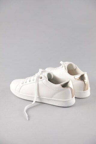 Aniston Sneakers in White