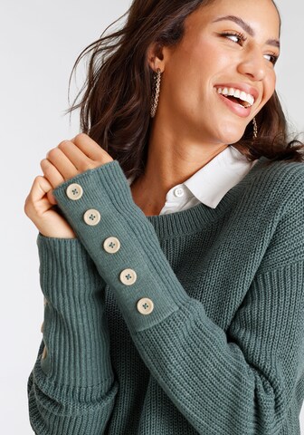 LAURA SCOTT Sweater in Green