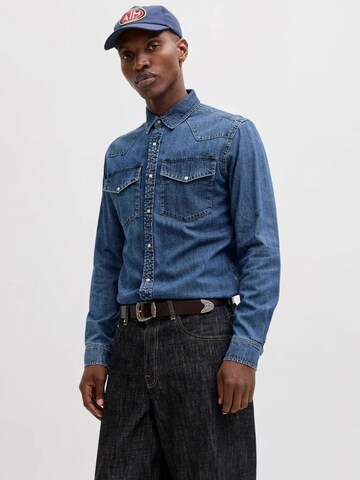 Jacks & Jones - Ajuste regular Camisa en azul: frente