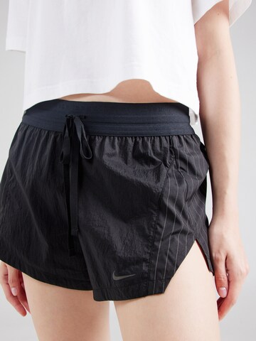 NIKE - regular Pantalón deportivo en negro