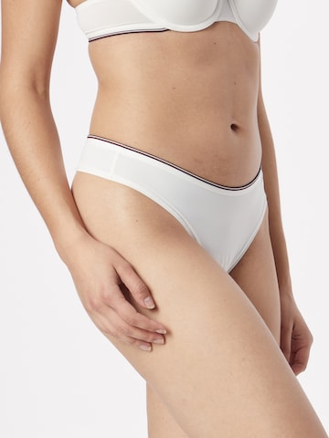 TOMMY HILFIGER Tanga – béžová: přední strana