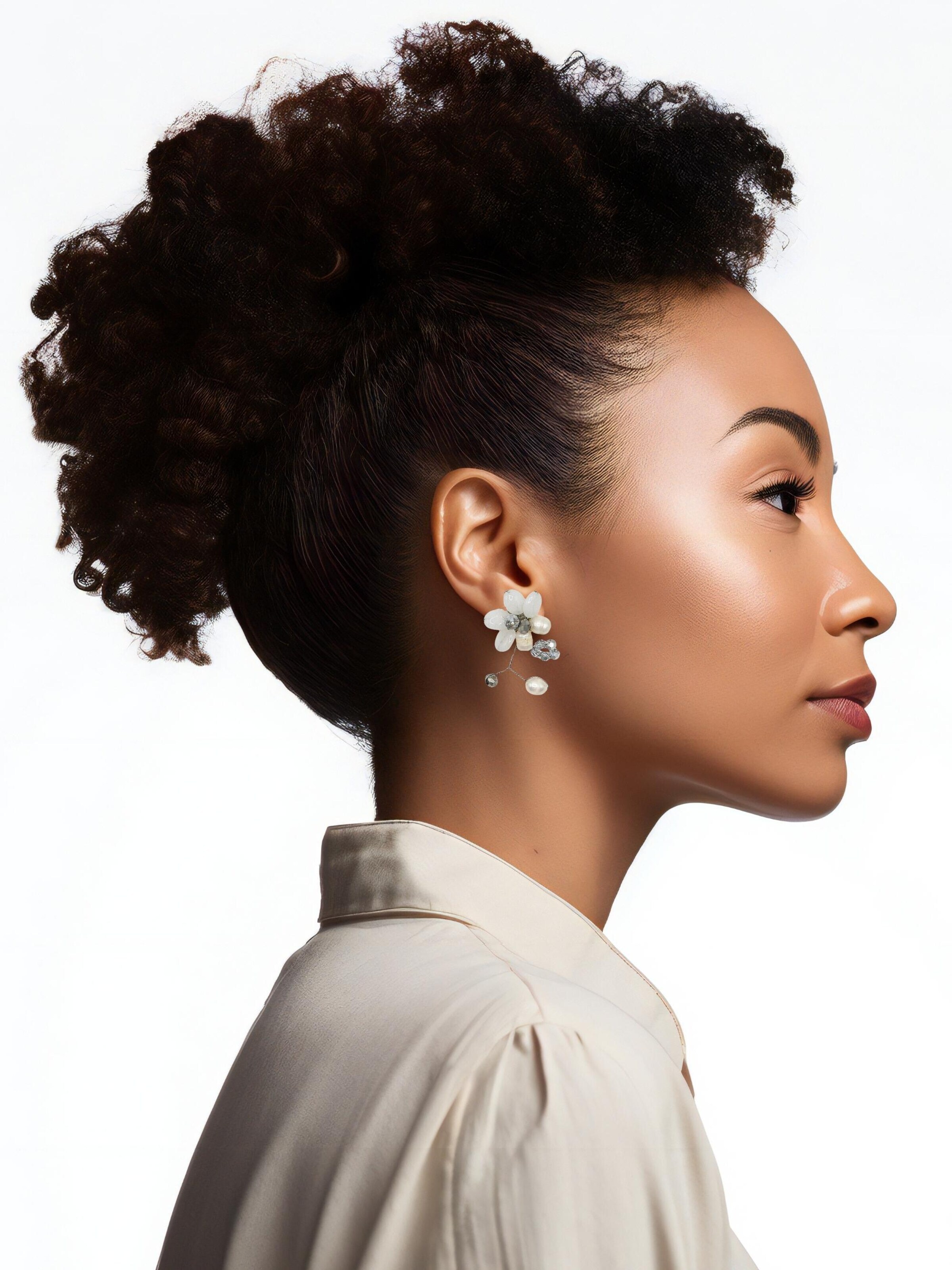 COLLEZIONE ALESSANDRO Earrings 'Blume' in White