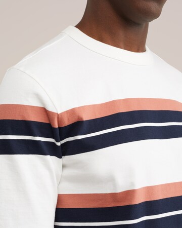 Tricou de la WE Fashion pe alb