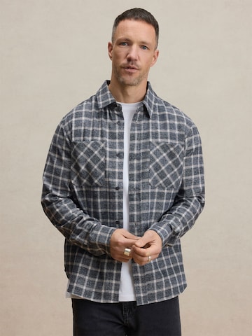 DAN FOX APPAREL Regular fit Skjorta 'Daniel' i grå: framsida