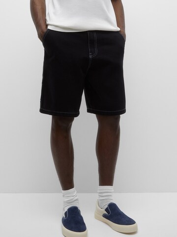 Pull&Bear Regular Shorts in Schwarz: predná strana