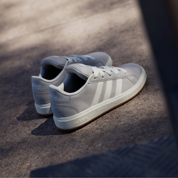 ADIDAS SPORTSWEAR Σνίκερ 'Grand Court 00s' σε γκρι