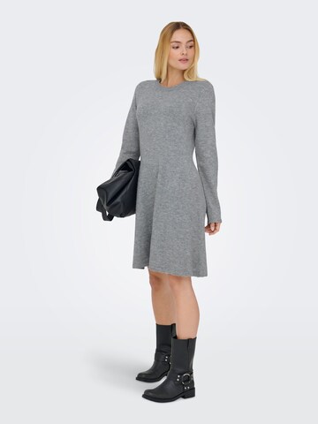 JDY Strikkjole 'Rosemary' i grå