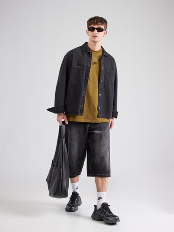 Nike Sportswear T-Shirt 'Ess' in Grün