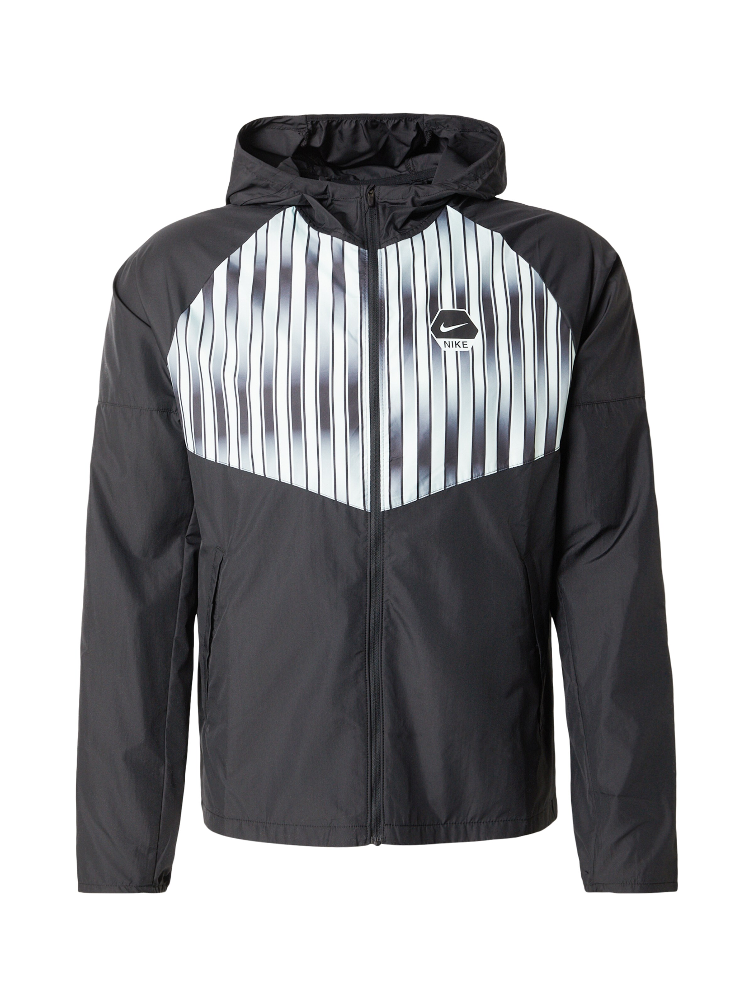 Nike Sportswear Between-Season Jacket in Black: front