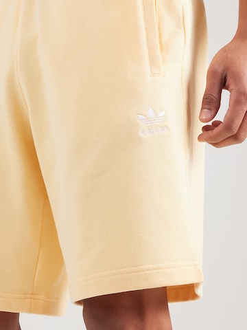 geltona ADIDAS ORIGINALS Standartinis Kelnės 'Essentials'