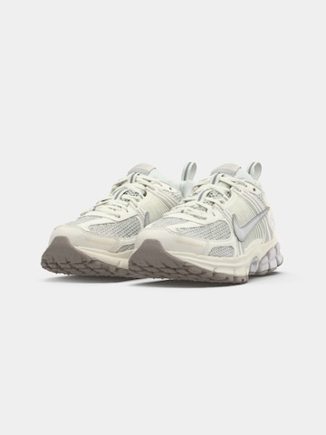 Nike Sportswear Tenisky 'Zoom Vomero 5' – bílá
