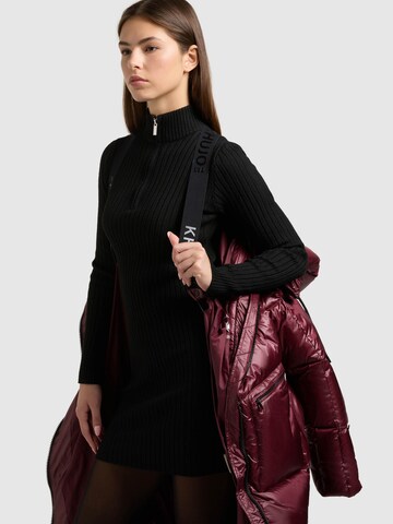 khujo Talvemantel 'Tonia', värv punane