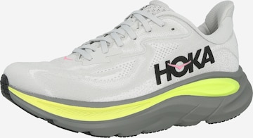 Chaussure de course 'CLIFTON 10' HOKA en gris : devant