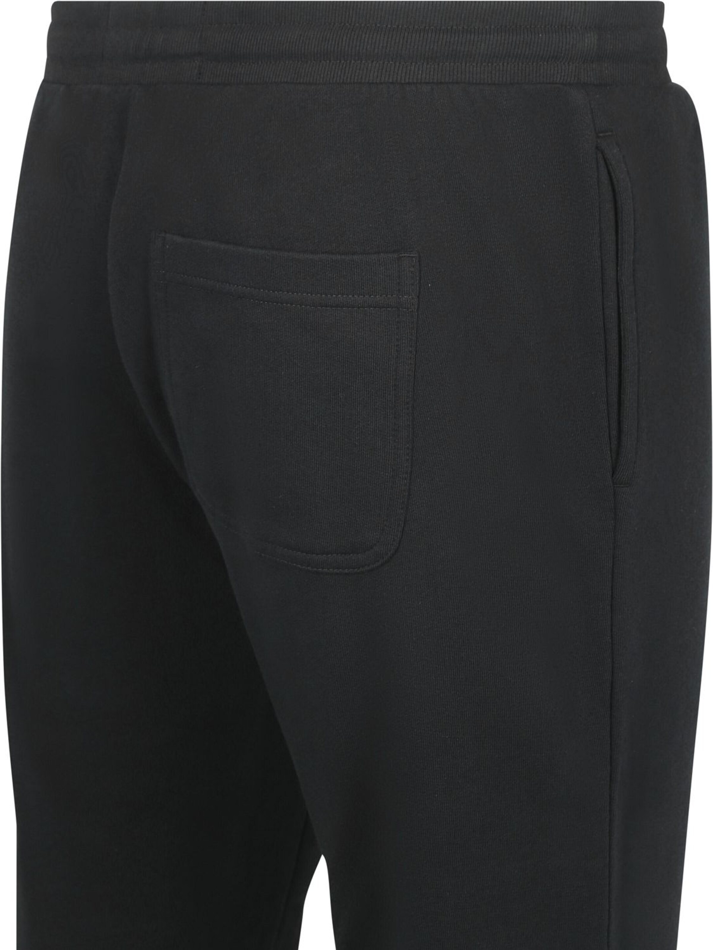 Lyle & Scott Regular Broek in Zwart