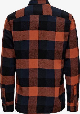 Only & Sons - Ajuste estrecho Camisa 'Gudmund' en rojo