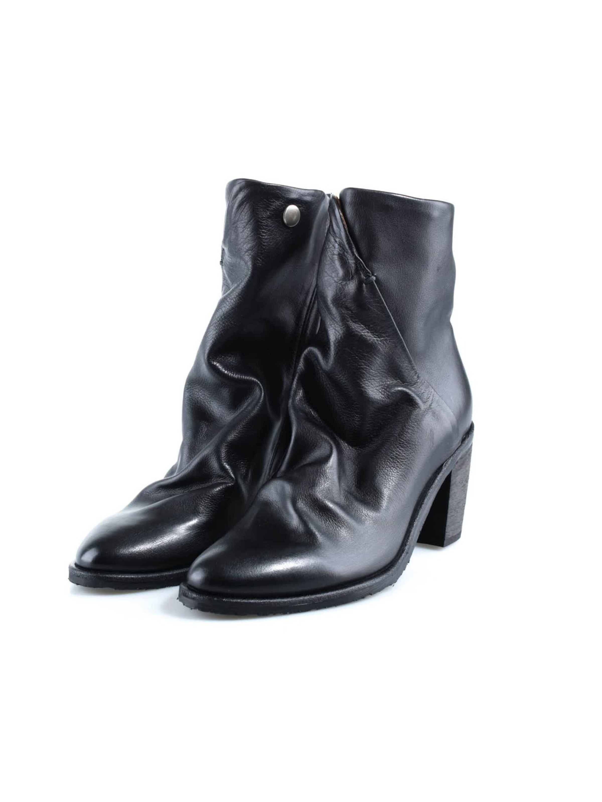 A.S.98 - Botas pelo tornozelo 'Romy' em preto: frente
