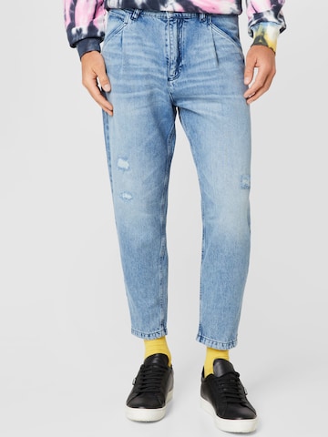 DRYKORN Tapered Pleat-front jeans 'Kenn' in Blue: front