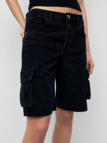 Pull&Bear Regular Cargo Jeans in Black