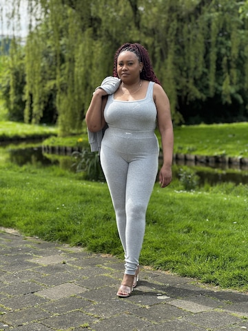 Mowi Fit Tracksuit in Grey