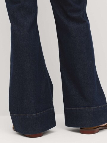 Flared Jeans di Marks & Spencer in blu