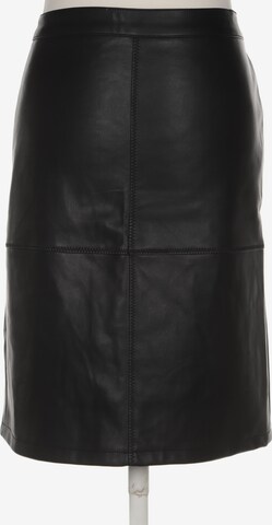 VILA Skirt in M in Black: front