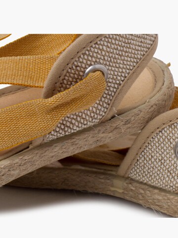 Pisamonas - Sandalias en amarillo