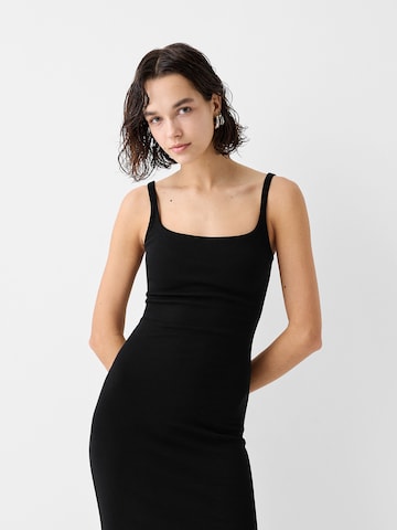 Bershka Kleid in Schwarz: predná strana