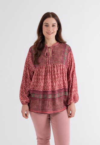 October Blouse in Rood: voorkant