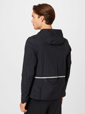 NIKE - Chaqueta deportiva 'Transit' en negro