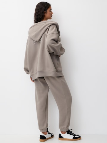 Pull&Bear Tapered Broek in Grijs