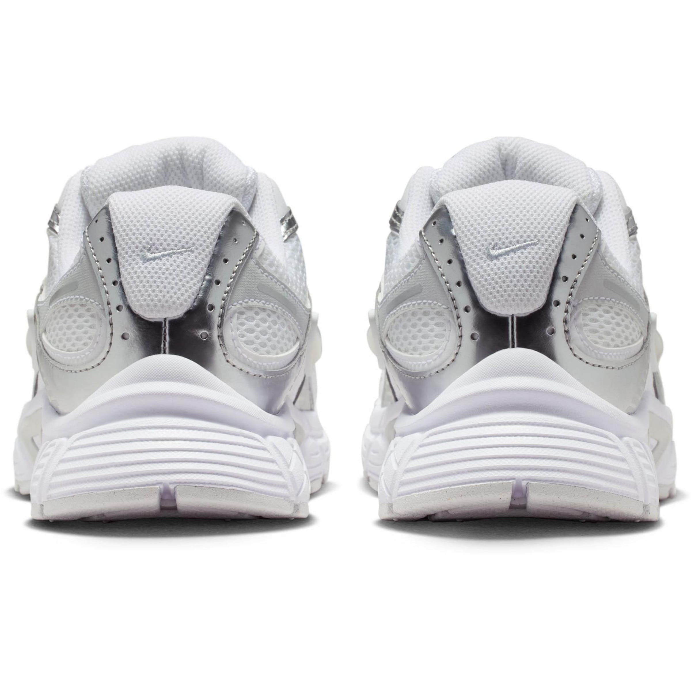 NIKE Sneakers ' V5 RNR' in Beige