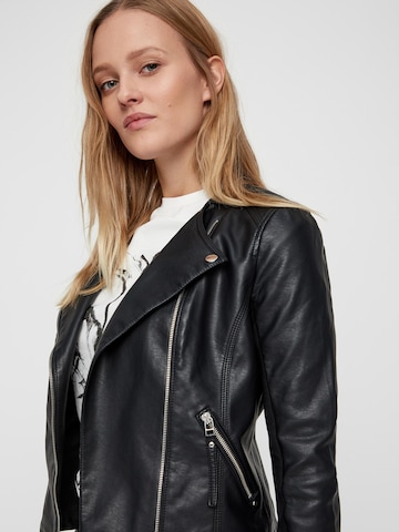 Veste mi-saison 'Ria' VERO MODA en noir