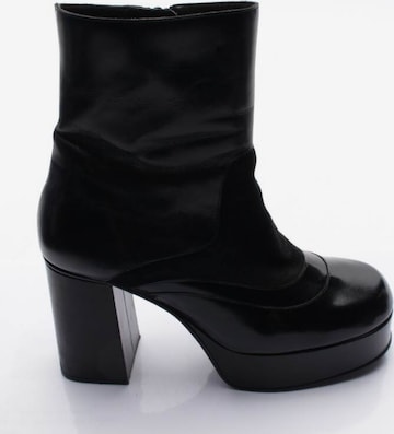 See by Chloé Dress Boots in 39 in Black: front