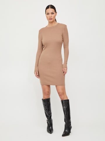 Vila Petite Knitted dress 'Helli' in Brown: front