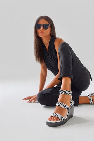 LASCANA Sunglasses in Black