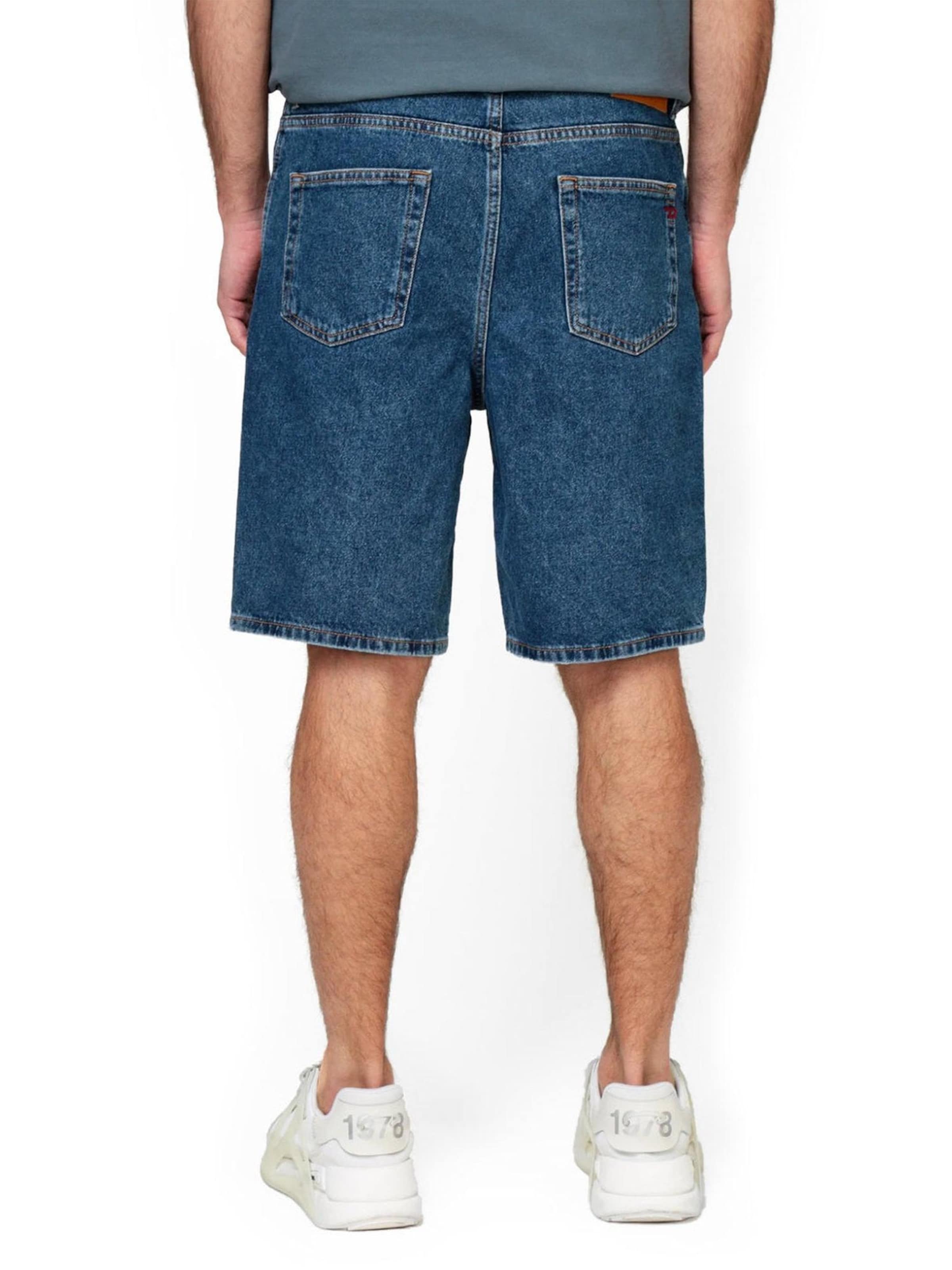 DIESEL Regular Jeans 'REGULAR D-STRUKT-SHORT' in Blauw