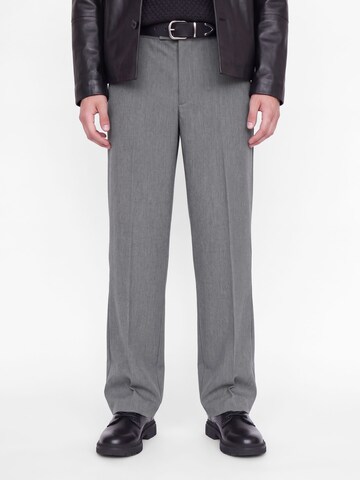 JACK & JONES Loose fit Trousers with creases in Grey: front
