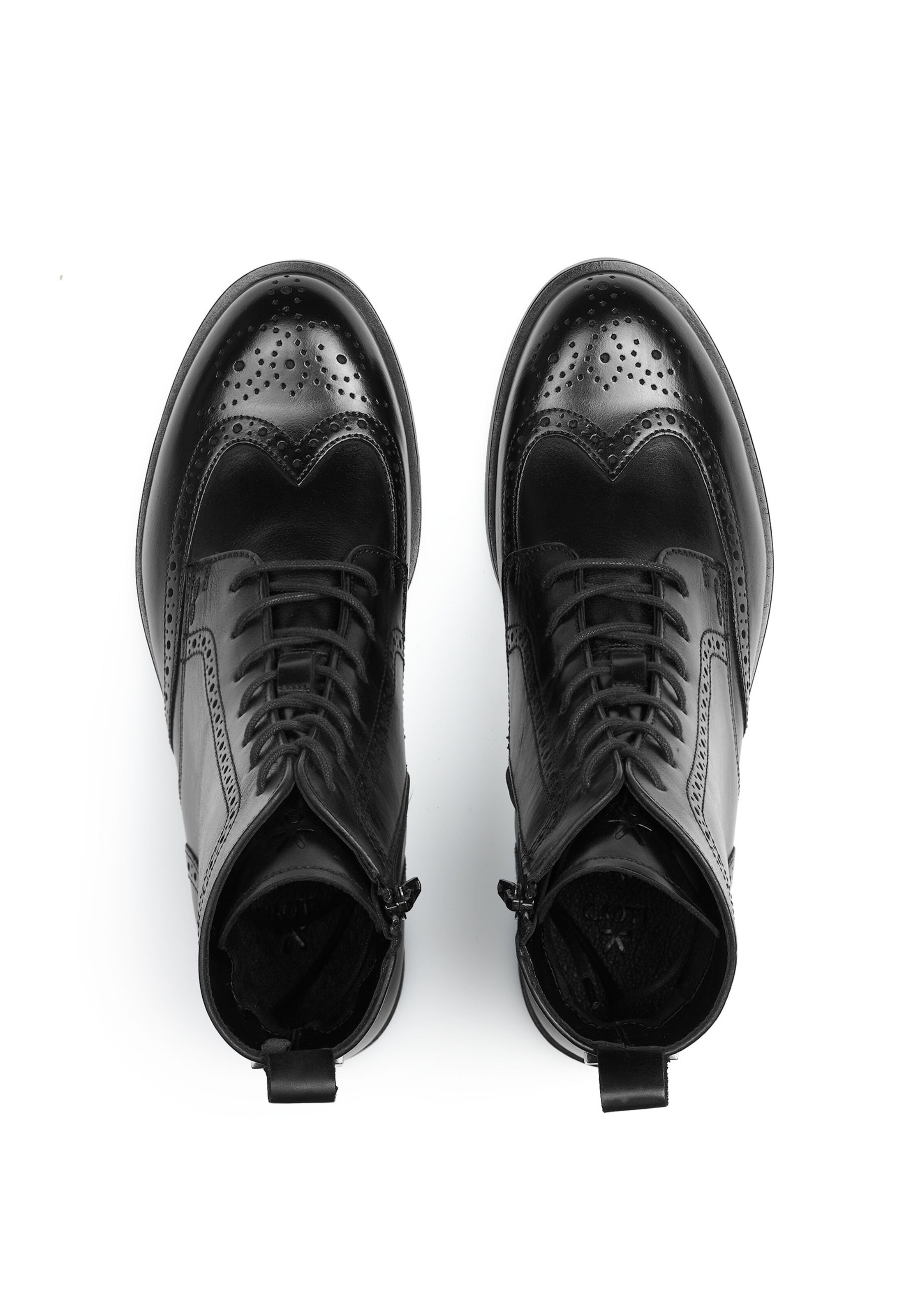 LLOYD Ankle Boots in Black