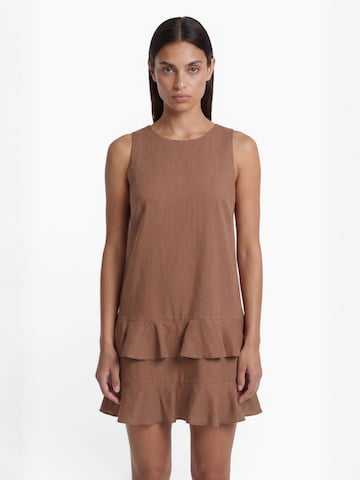 Ana Alcazar Jurk ' Dorisia ' in Bruin: voorkant