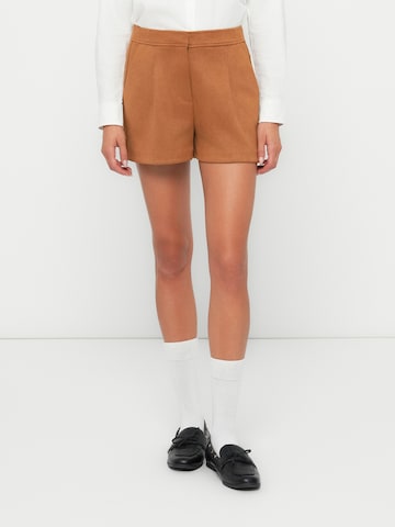 ONLY Regular Shorts 'ONLINA' in Braun: Vorderseite
