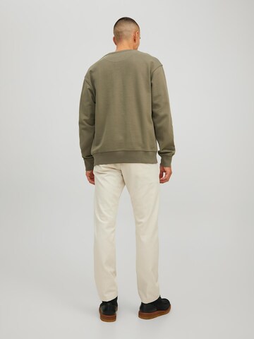 R.D.D. ROYAL DENIM DIVISION Sweatshirt in Green