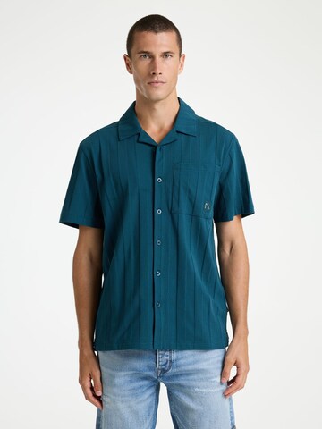 Coupe regular Chemise 'Bore Point' CHASIN' en bleu : devant