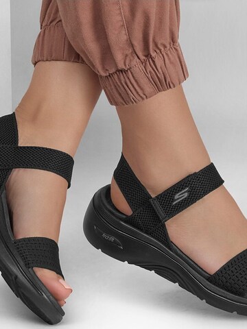 SKECHERS - Sandalias 'Skechers Go Walk Arch Fit 2.0' en negro