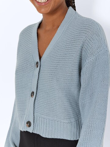 Cardigan 'Jensen' Noisy may en bleu