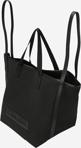 Calvin Klein Μεγάλη τσάντα σε μαύρο: μπροστά