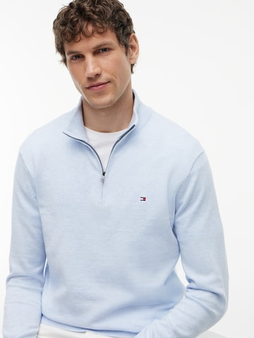 TOMMY HILFIGER Svetr 'ESSENTIAL' – modrá