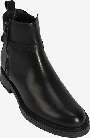 Desa Boots in Schwarz: Vorderseite