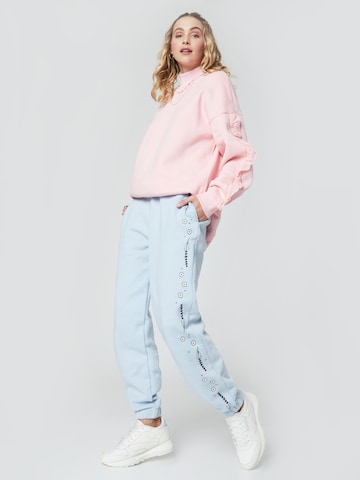 florence by mills exclusive for ABOUT YOU Tapered Bukser 'Lilli' i blå