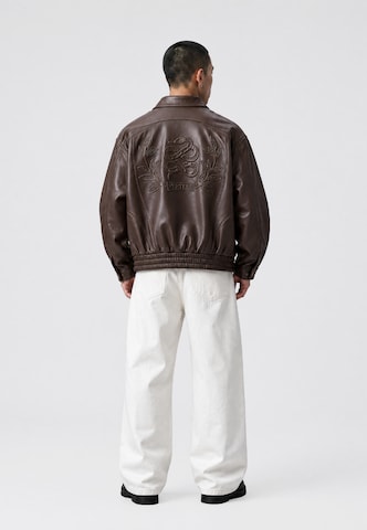 Veste mi-saison Vertere Berlin en marron : derrière