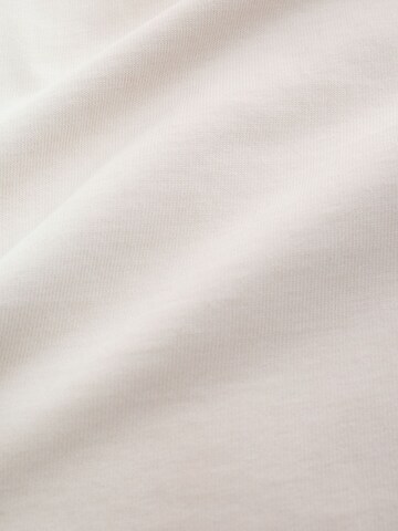 Next - Camiseta en blanco